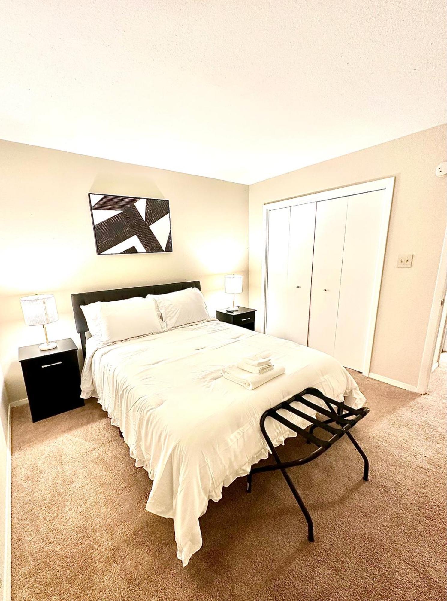 Appartamento Spring Getaway 5 Minutes From Hospitals Jackson Esterno foto